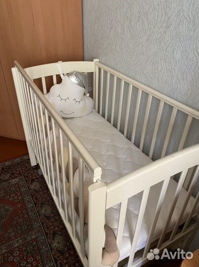 Кровать