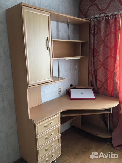 Компьютерный стол