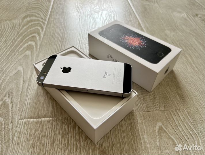 iPhone SE 32gb Space Gray
