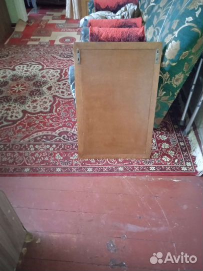 Зеркало настенное в оправе