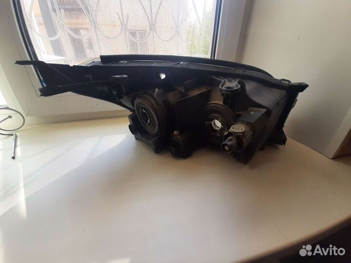 Фара левая toyota rav 4 30