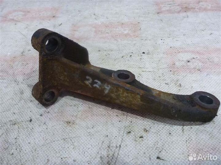 Кронштейн Hyundai Santa Fe CM G6EA 2008