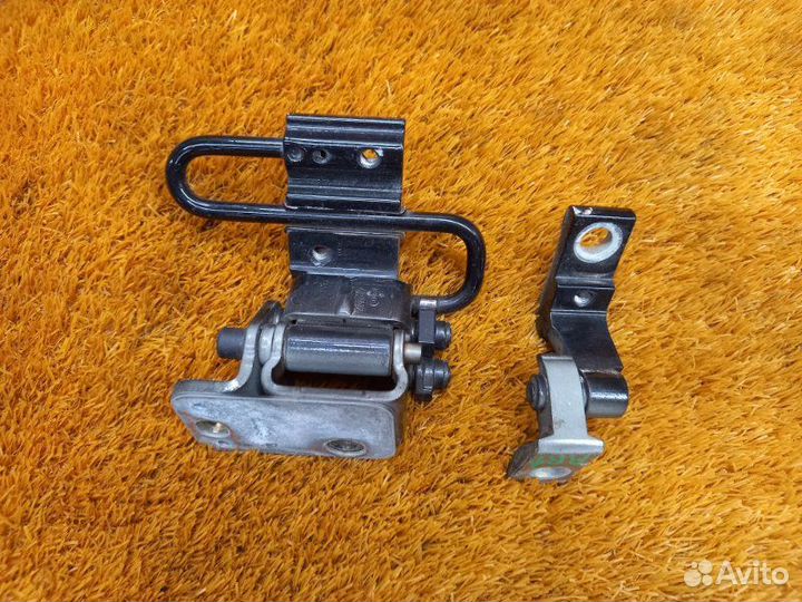 Петля двери задняя правая Audi A4 B7/8E ALT 2007