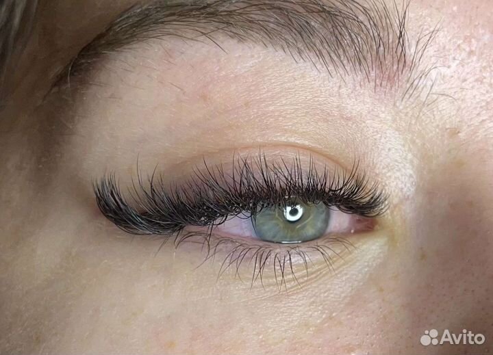 В добром наращивание ресниц в салоне