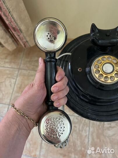 Подставка с телефоном из оникса