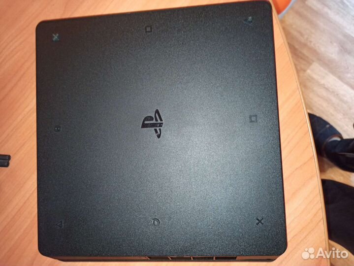 Игровая приставка Sony PlayStation 4