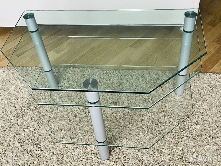 Стеклянная тумба под тв