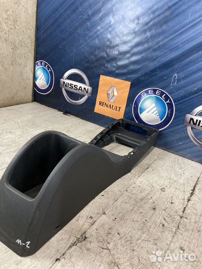 Центральная консоль между сидений renault megane 2