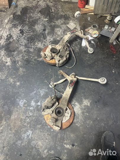 Поворотный кулак в сборе audi a4 b5