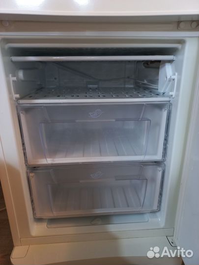 Холодильник indesit