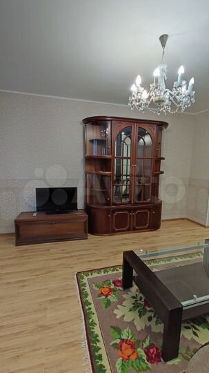 2-к. квартира, 80 м², 8/9 эт.
