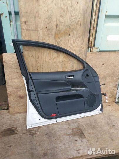 Дверь передняя левая Lexus GS 3 рест. URS190
