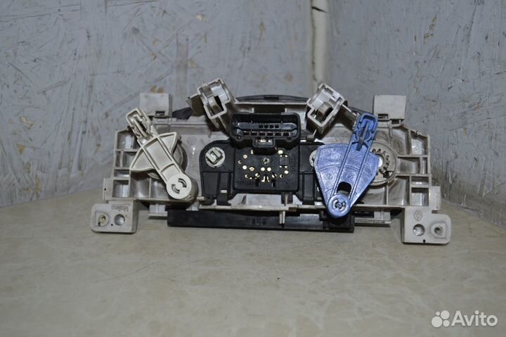 Блок управления печкой Renault Logan
