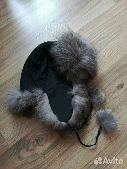 Зимняя шапка с мехом чернобурки