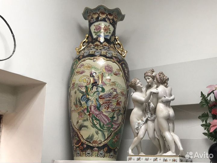 Изящная китайская большая Ваза