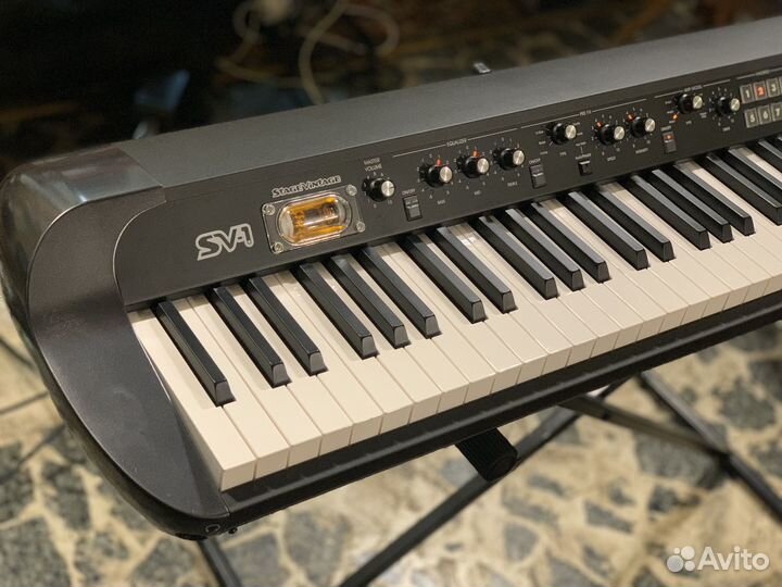 Цифровое пиано Korg SV-1 88 с фирменным кейсом