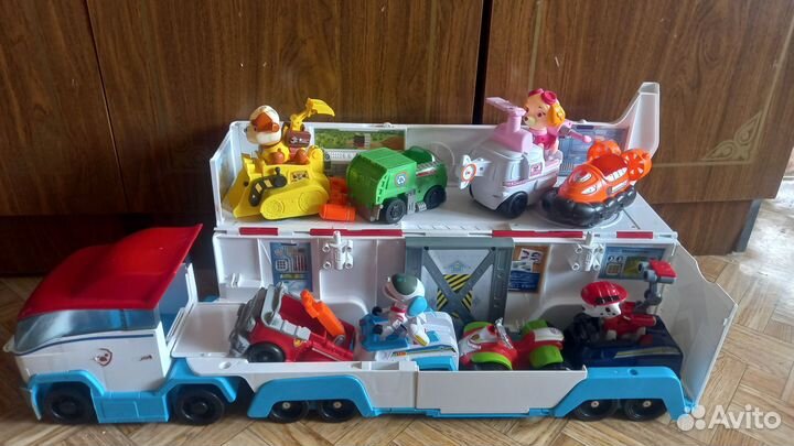 Щенячий патруль. Большой автобус, щенки с машинк