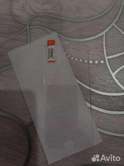 Защитное стекло iPhone 7, 8, SE