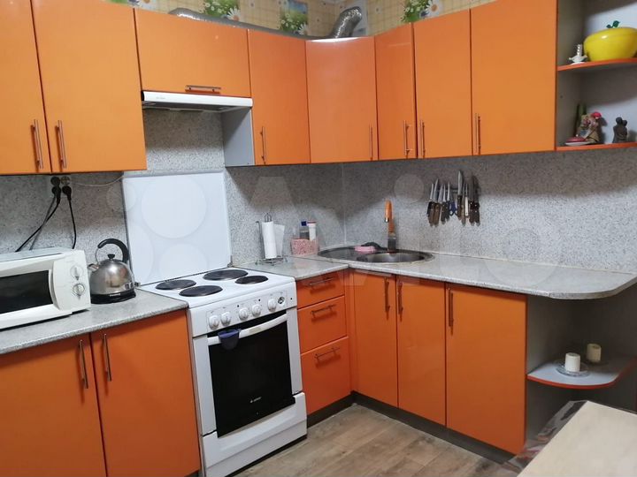 4-к. квартира, 78 м², 1/9 эт.