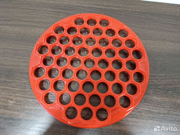 Приспособления для лепки пельменей и чебуреков