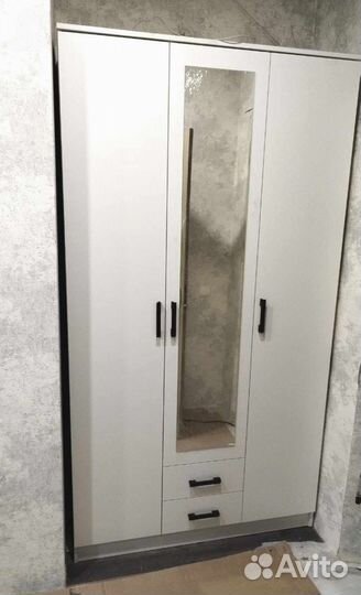 Шкаф трио Белый гладкий