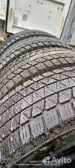 Bridgestone Blizzak DM-V3 215/65 R16