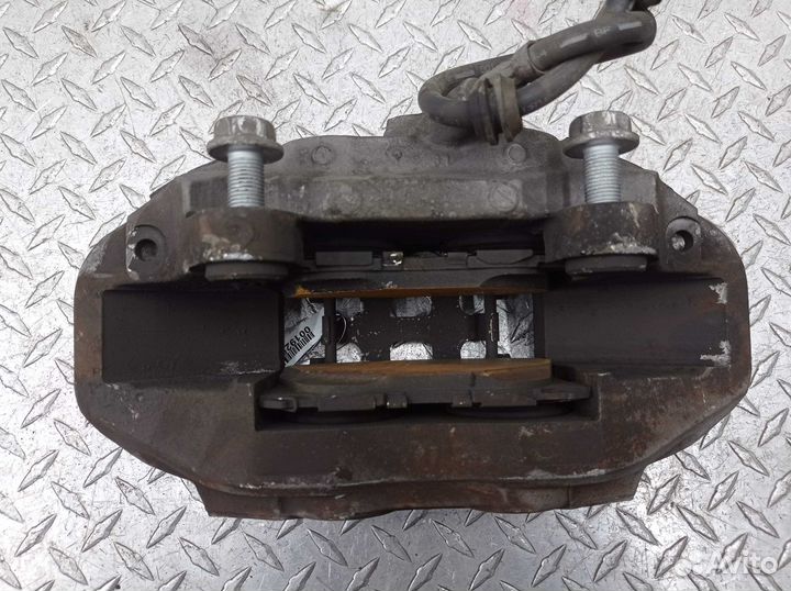 Суппорт передний левый Mercedes GLC W253