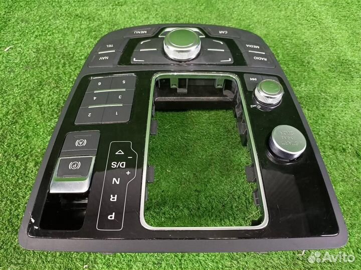 Панель управления мультимедийной системой Audi A7