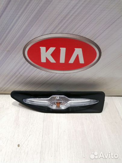Повторитель поворотника в Крыло в Зеркало Kia RIO