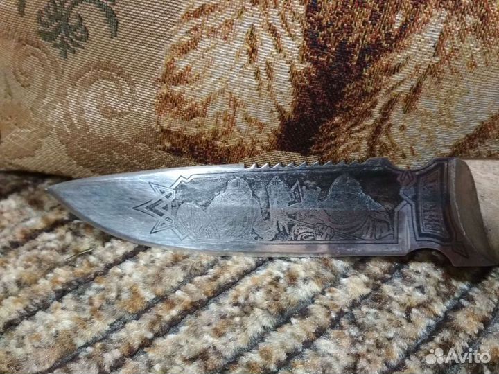 Туристический нож 