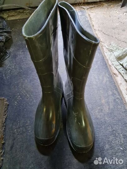 Резиновые сапоги