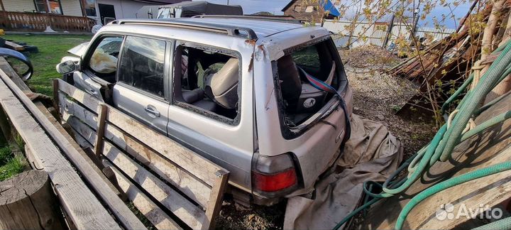 Subaru Forester 2 AT, 1998, битый, 300 000 км