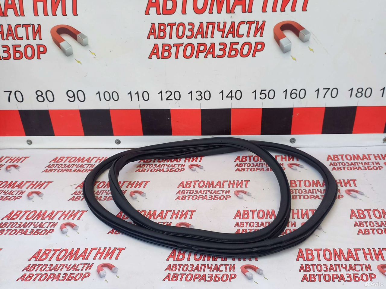 Уплотнитель двери передней Фольксваген Джетта 7