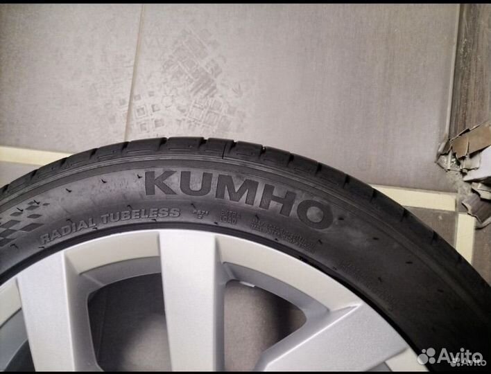 Kumho Ecsta PS71 225/45 R17