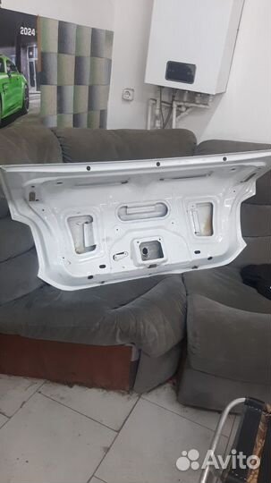 Крышка багажника на renault logan 2