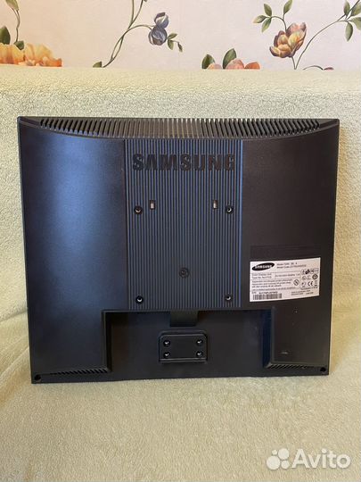 Монитор Samsung 720N