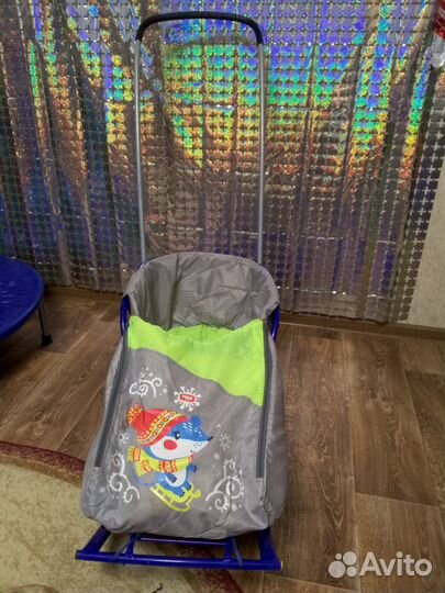 Продам санки на колесиках
