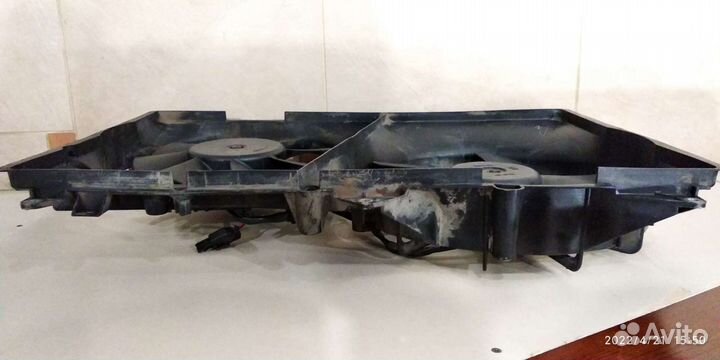 Диффузор с вентиляторами охлаждения двигателя