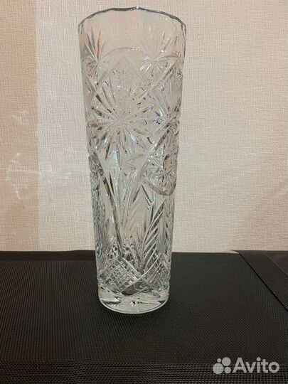 Большая хрустальная ваза
