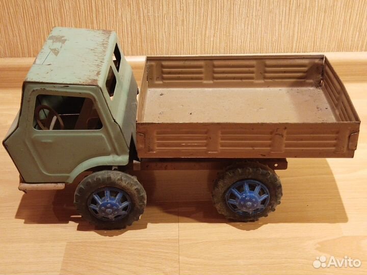 Машинка железная СССР