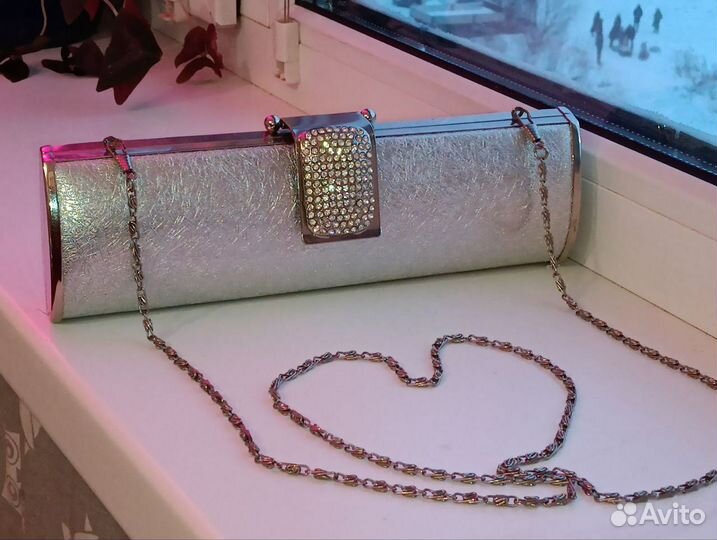 Клатч стразы серебро новогодний