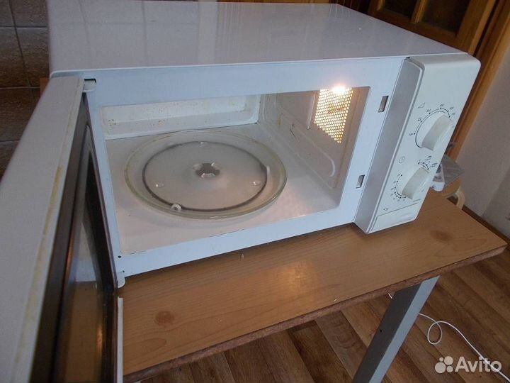 Микроволновая печь Samsung M1712NR