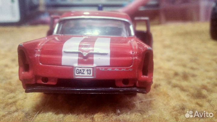 Модель GAZ 13 Чайка