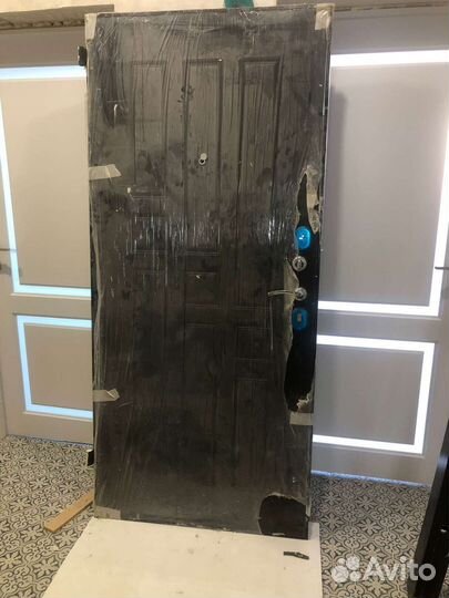 Дверь входная металлическая