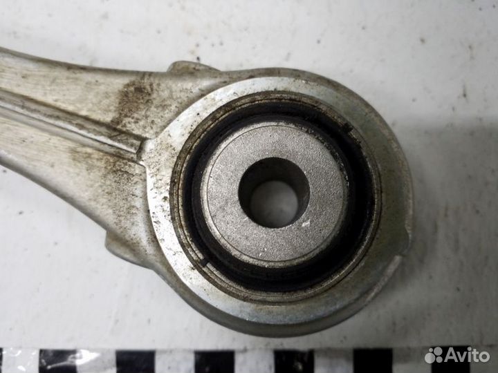 Рычаг задней подвески нижний правый Maserati Levan