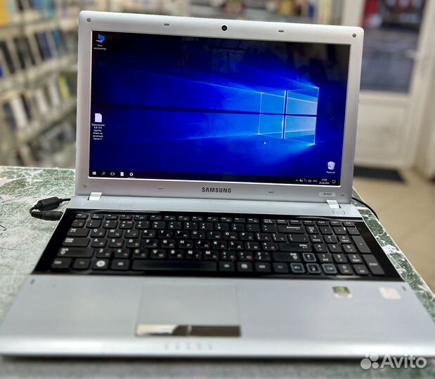 Ноутбук Samsung RV520 i5/ 4Ram/ GT520M/320HDD