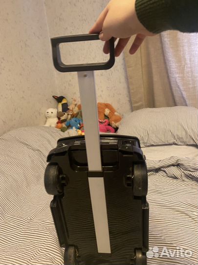 Чемодан на колесах детский