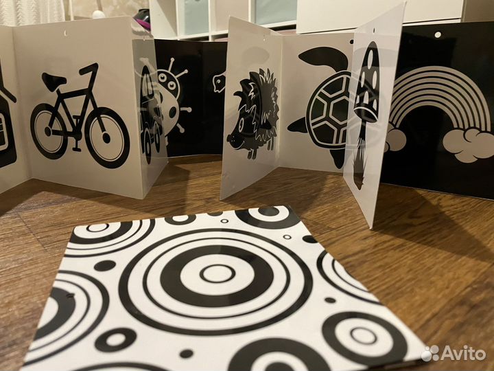 Черно белые карточки для новорожденных