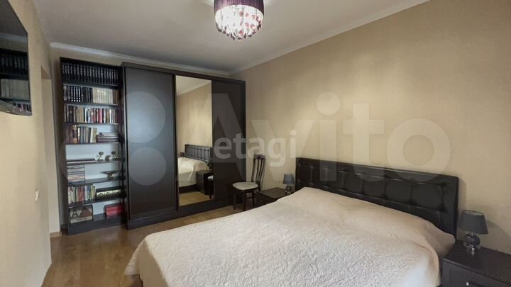 2-к. квартира, 64 м², 5/5 эт.