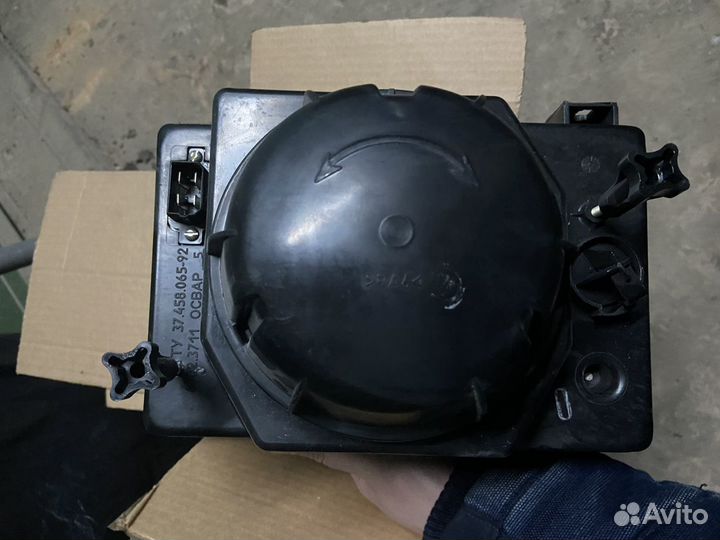 Фара передняя правая газ 31029